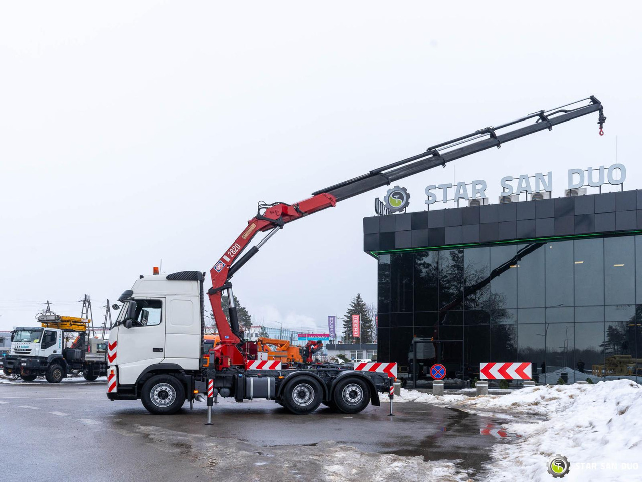 - Crane truck: picture 2 - Crane truck: picture 2