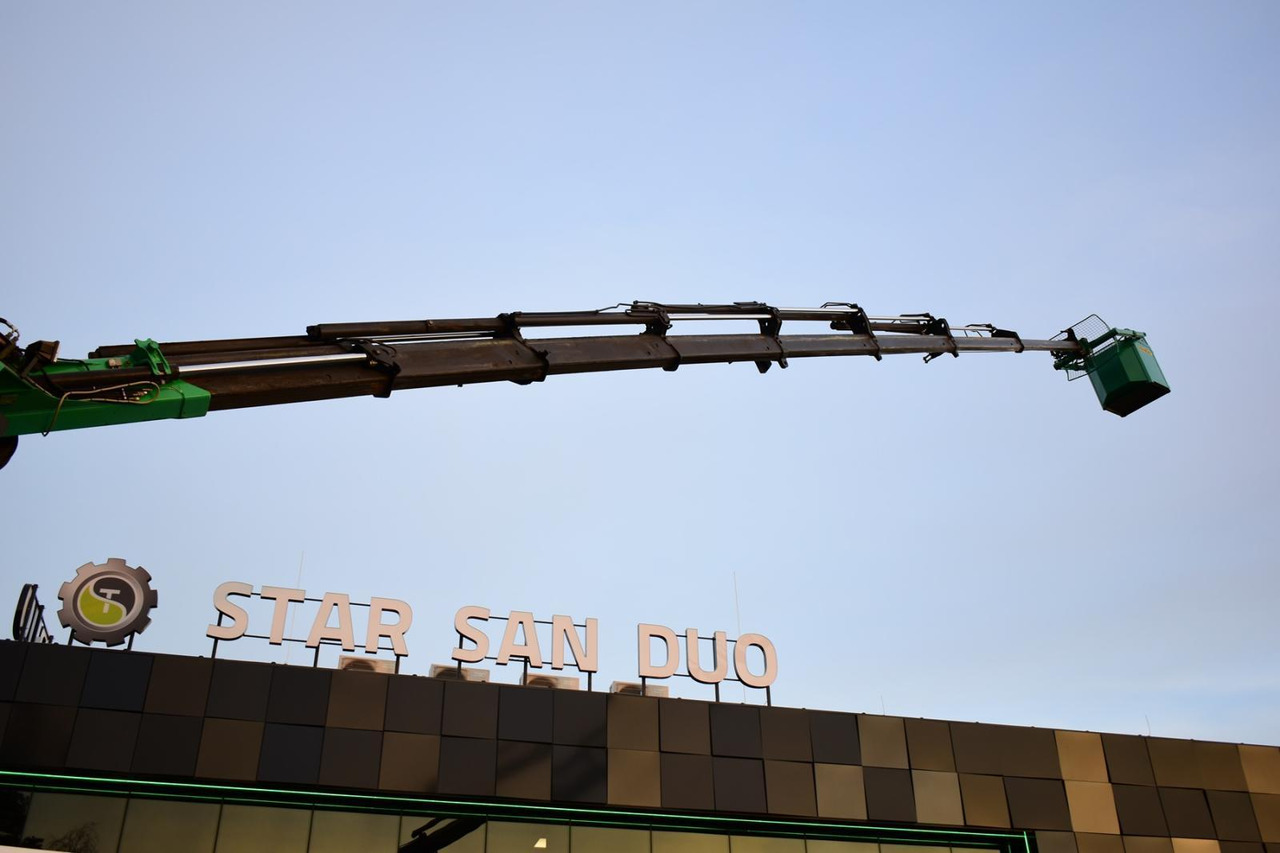 Crane truck : picture 23