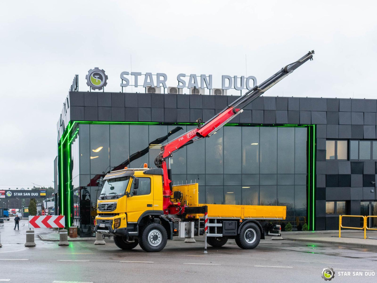 - Crane truck: picture 4 - Crane truck: picture 4