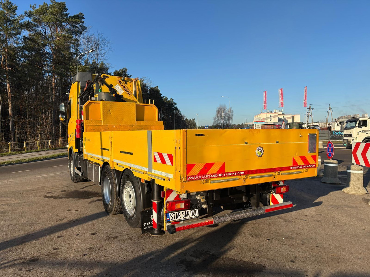 - Crane truck: picture 4 - Crane truck: picture 4