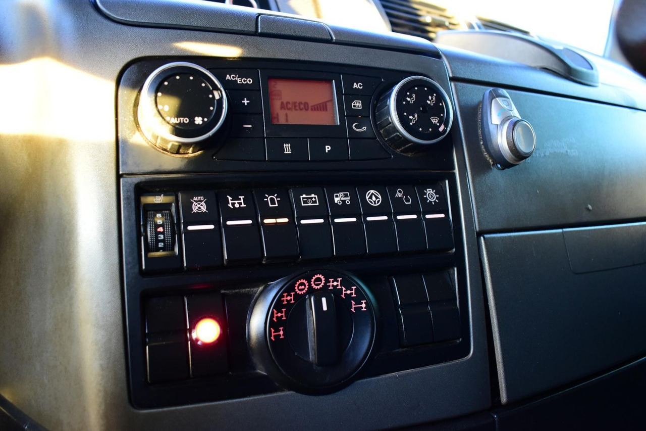 Crane truck : picture 21