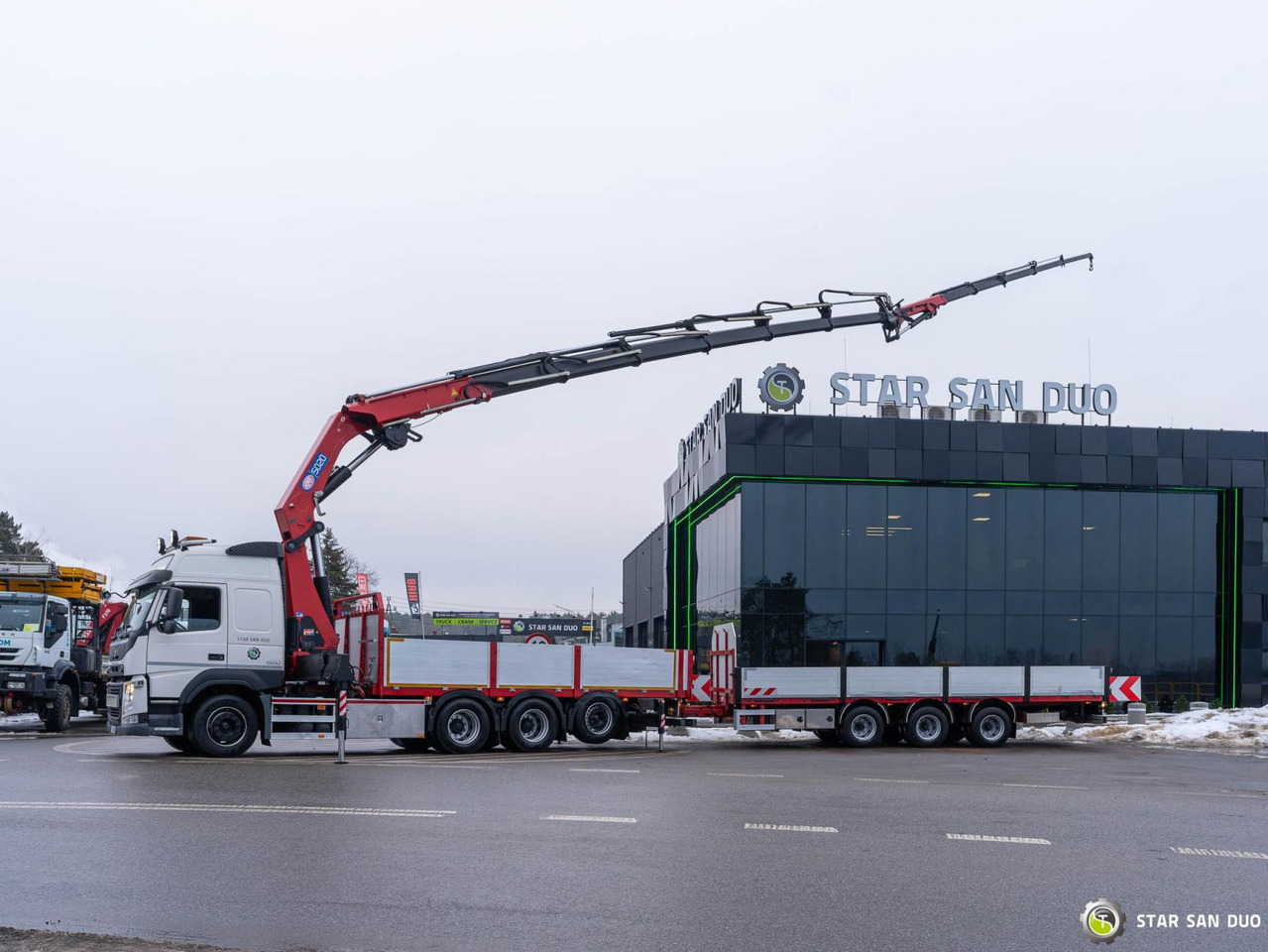 - Crane truck: picture 4 - Crane truck: picture 4