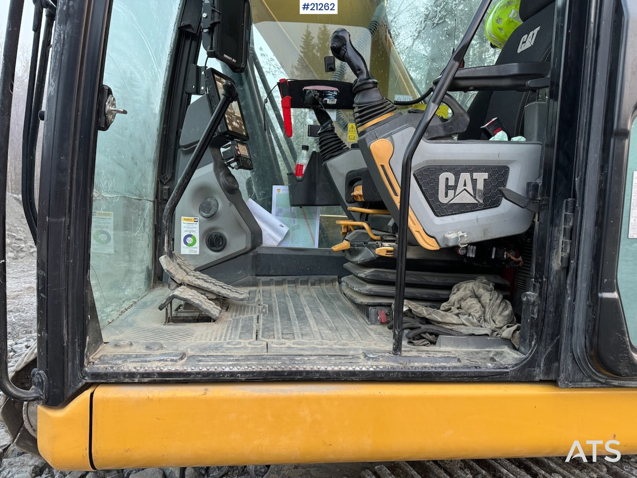 Crawler excavator Caterpillar 323: picture 18