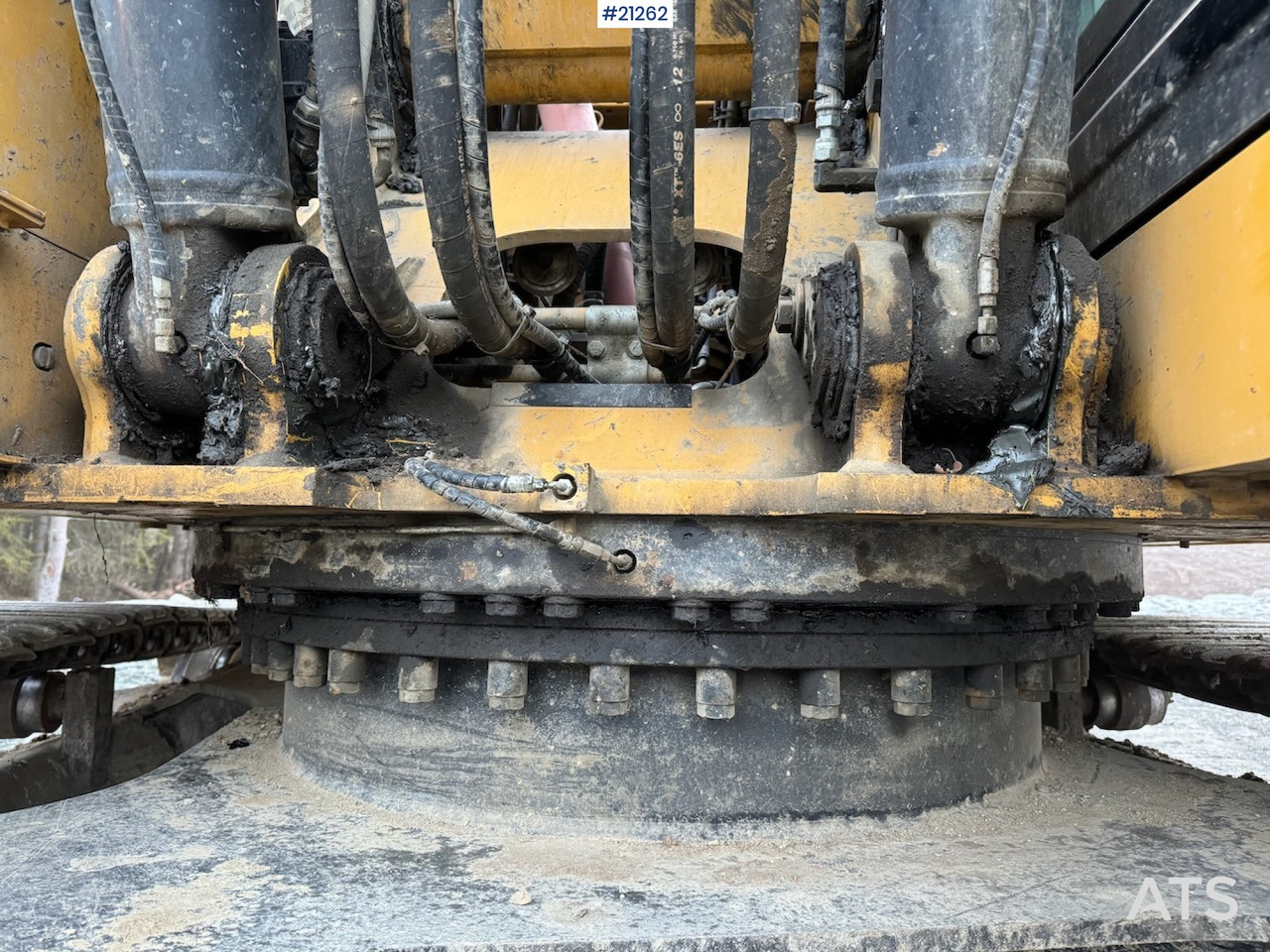 Crawler excavator Caterpillar 323: picture 38