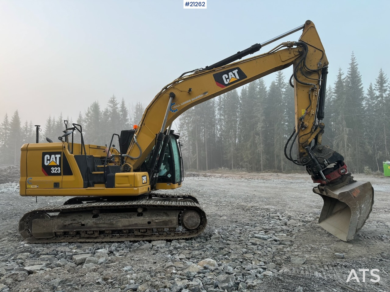 Crawler excavator Caterpillar 323: picture 6