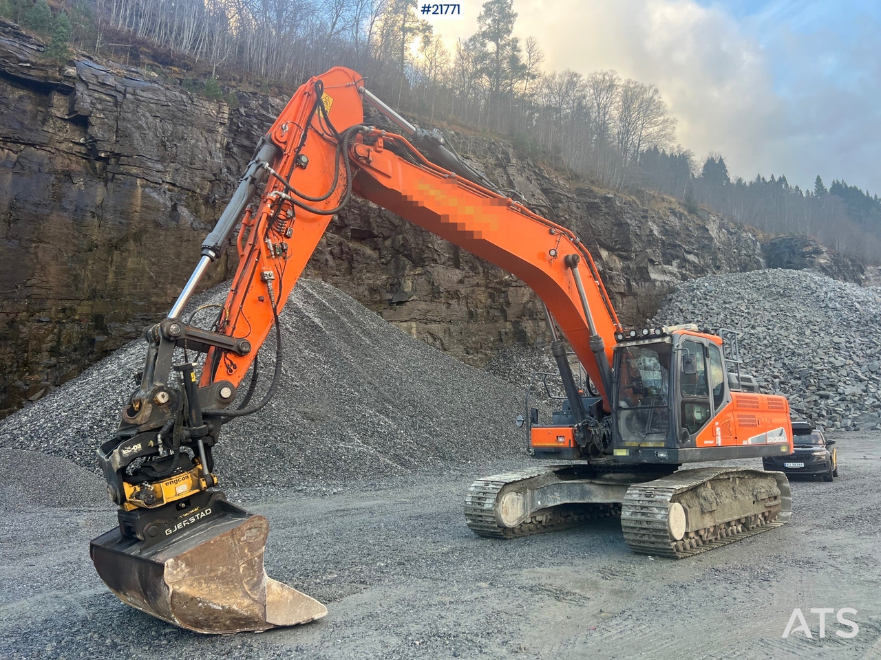 Doosan Dx300lc-5 Gravemaskin m/ rototilt og pusseskuffe - Excavator: picture 2 Doosan Dx300lc-5 Gravemaskin m/ rototilt og pusseskuffe - Excavator: picture 2
