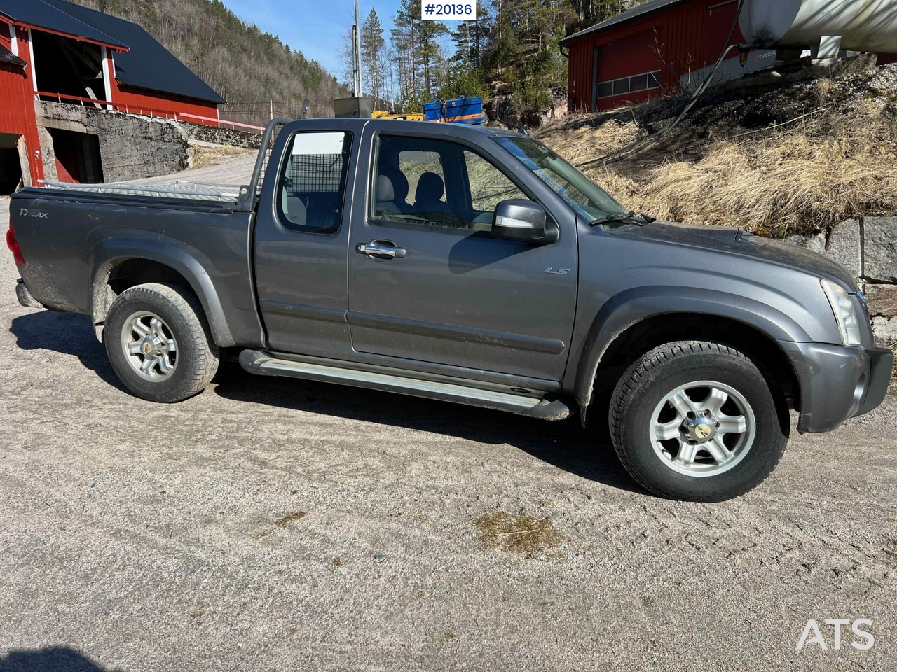 Pickup truck Isuzu dmax: picture 9