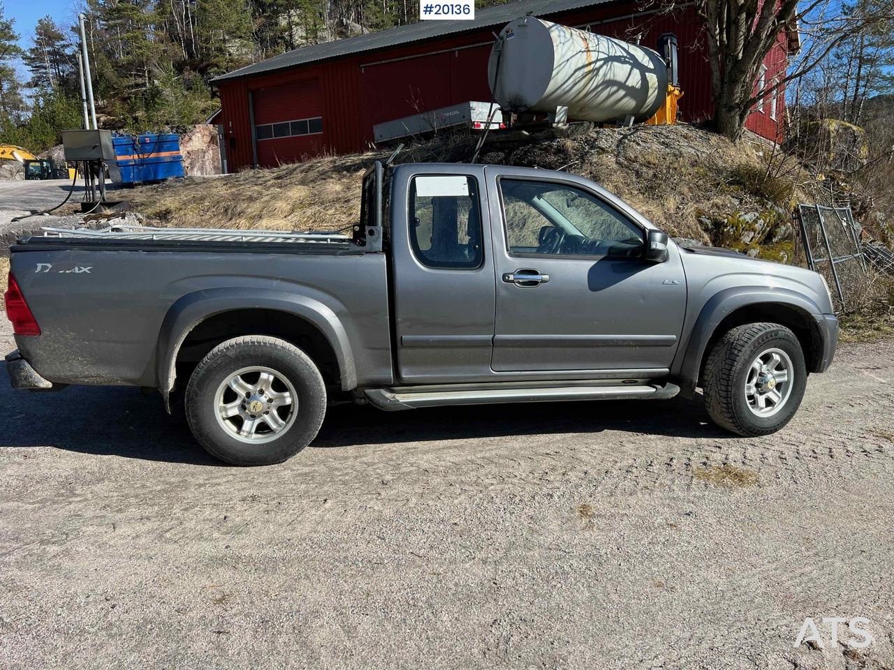 Pickup truck Isuzu dmax: picture 17
