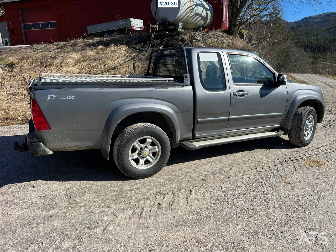 Pickup truck Isuzu dmax: picture 18