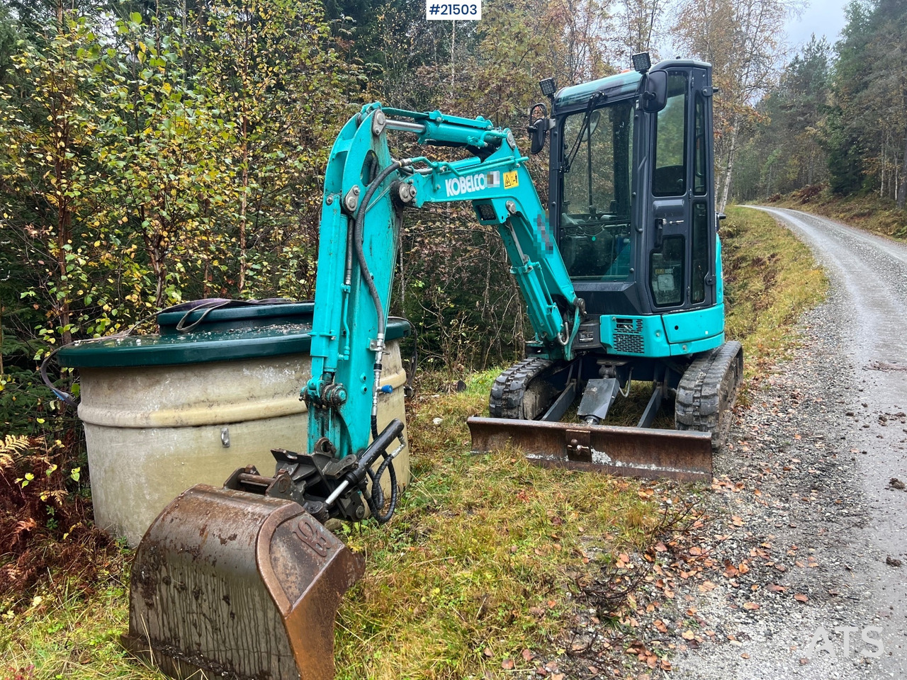 Kobelco Sk25SR-6E Gravemaskin m/ pusseskuffe,graveskuffe og tilt - Mini excavator: picture 4 Kobelco Sk25SR-6E Gravemaskin m/ pusseskuffe,graveskuffe og tilt - Mini excavator: picture 4