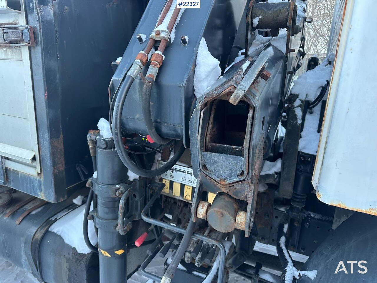 Crane truck MAN 14 224 LC kranbil m / 7 t/m kran og to sett dekk. Lav km stand. SE VIDEO: picture 25