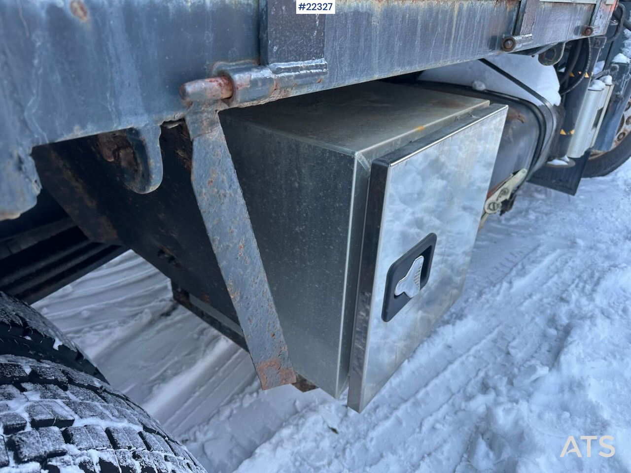 Crane truck MAN 14 224 LC kranbil m / 7 t/m kran og to sett dekk. Lav km stand. SE VIDEO: picture 35