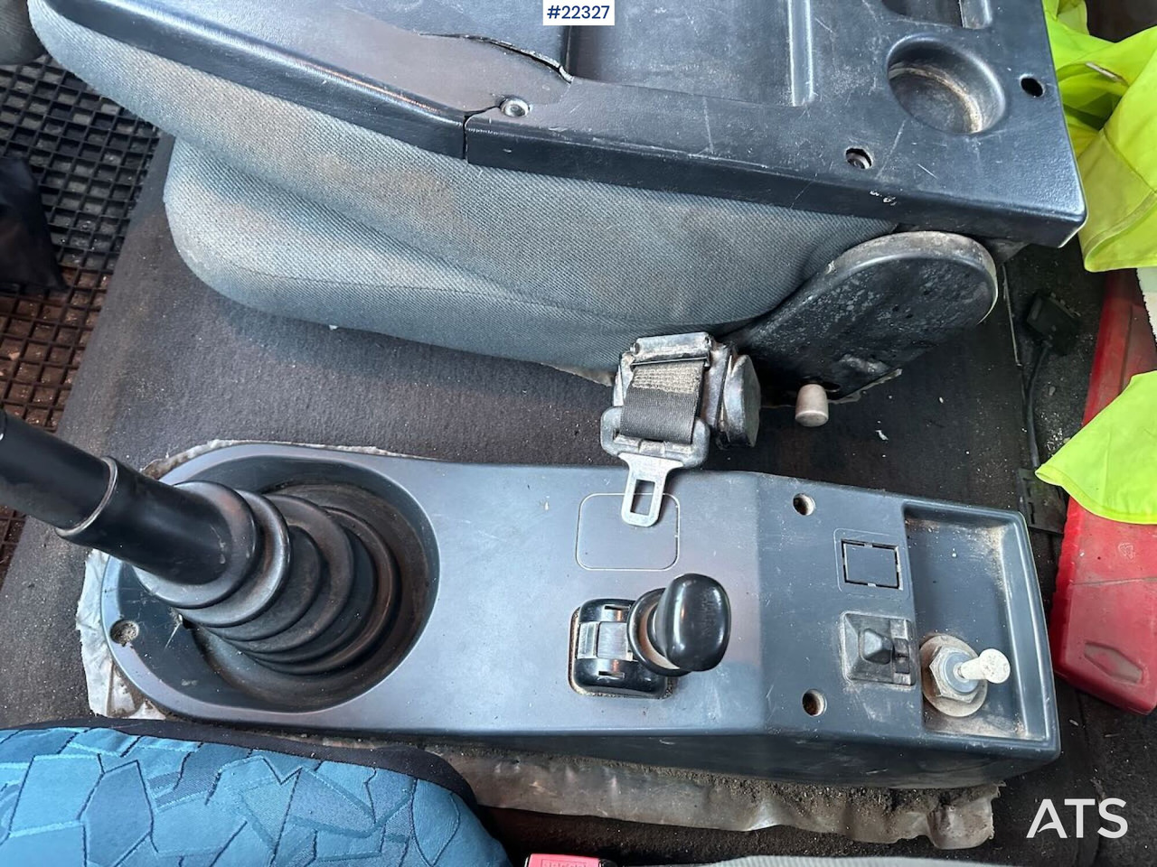 Crane truck MAN 14 224 LC kranbil m / 7 t/m kran og to sett dekk. Lav km stand. SE VIDEO: picture 42