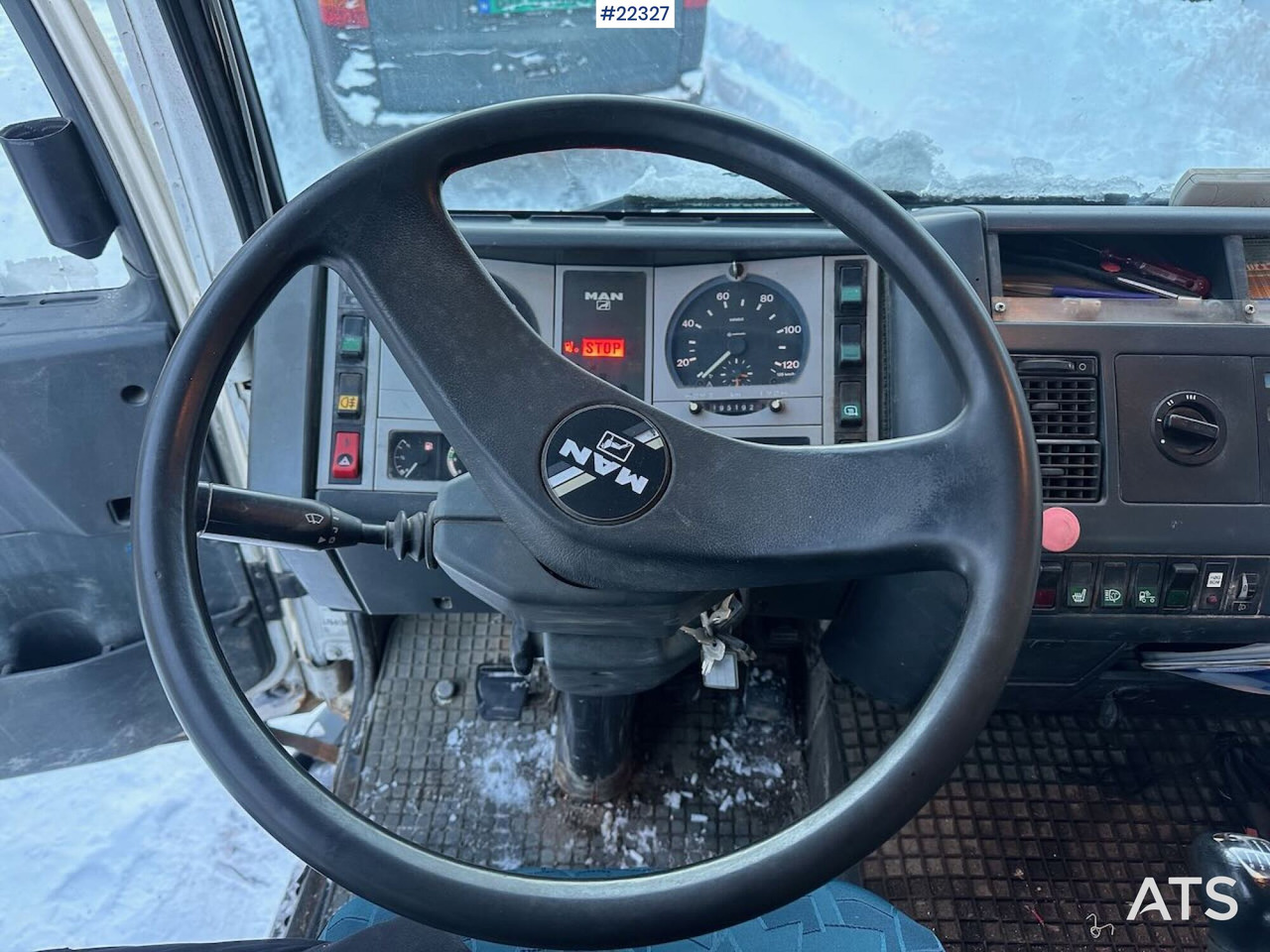 Crane truck MAN 14 224 LC kranbil m / 7 t/m kran og to sett dekk. Lav km stand. SE VIDEO: picture 38