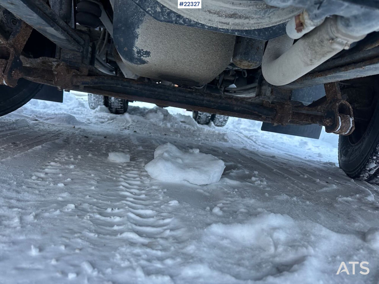 Crane truck MAN 14 224 LC kranbil m / 7 t/m kran og to sett dekk. Lav km stand. SE VIDEO: picture 22