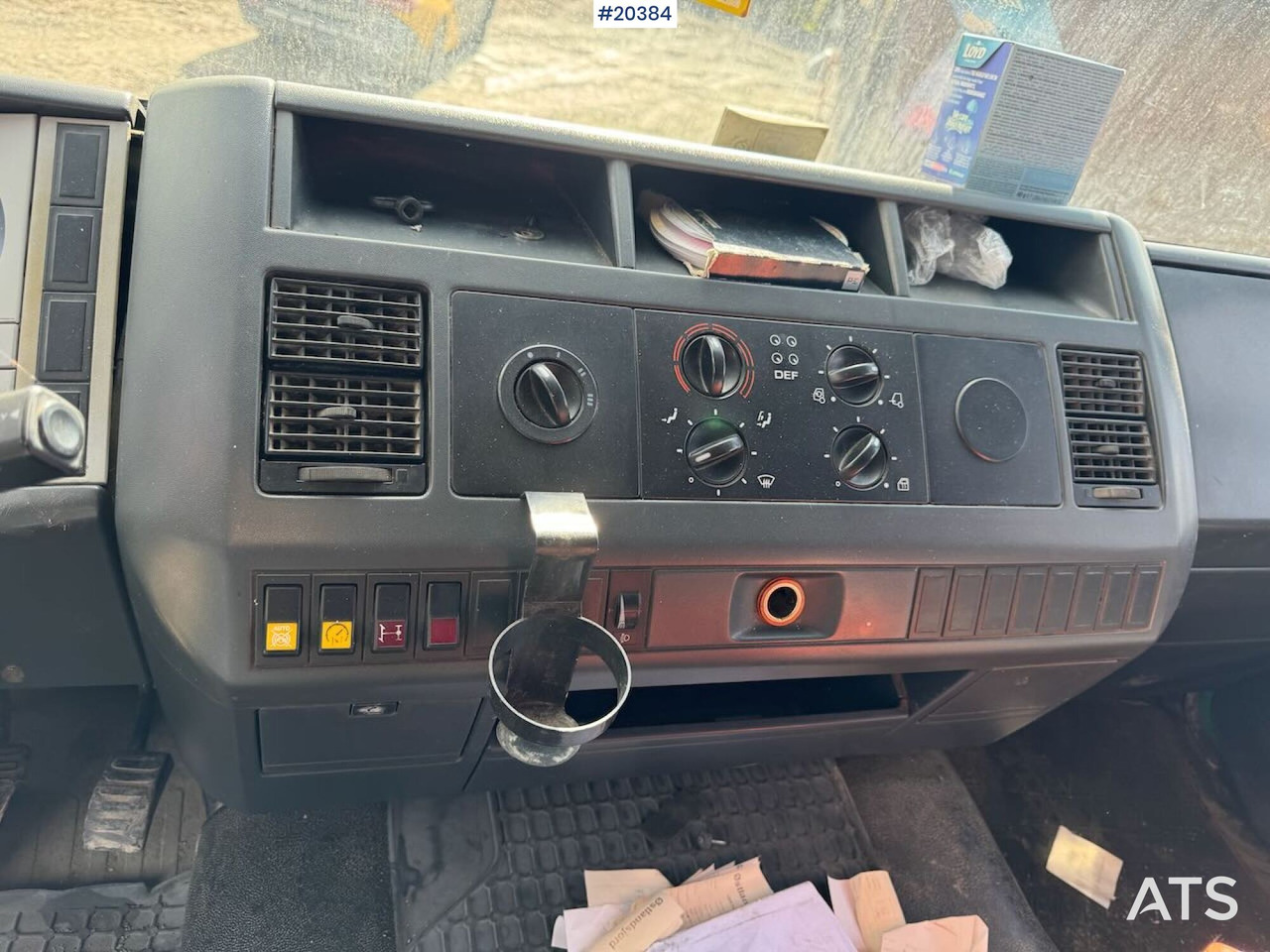 Dropside/ Flatbed truck MAN LE8.180: picture 28