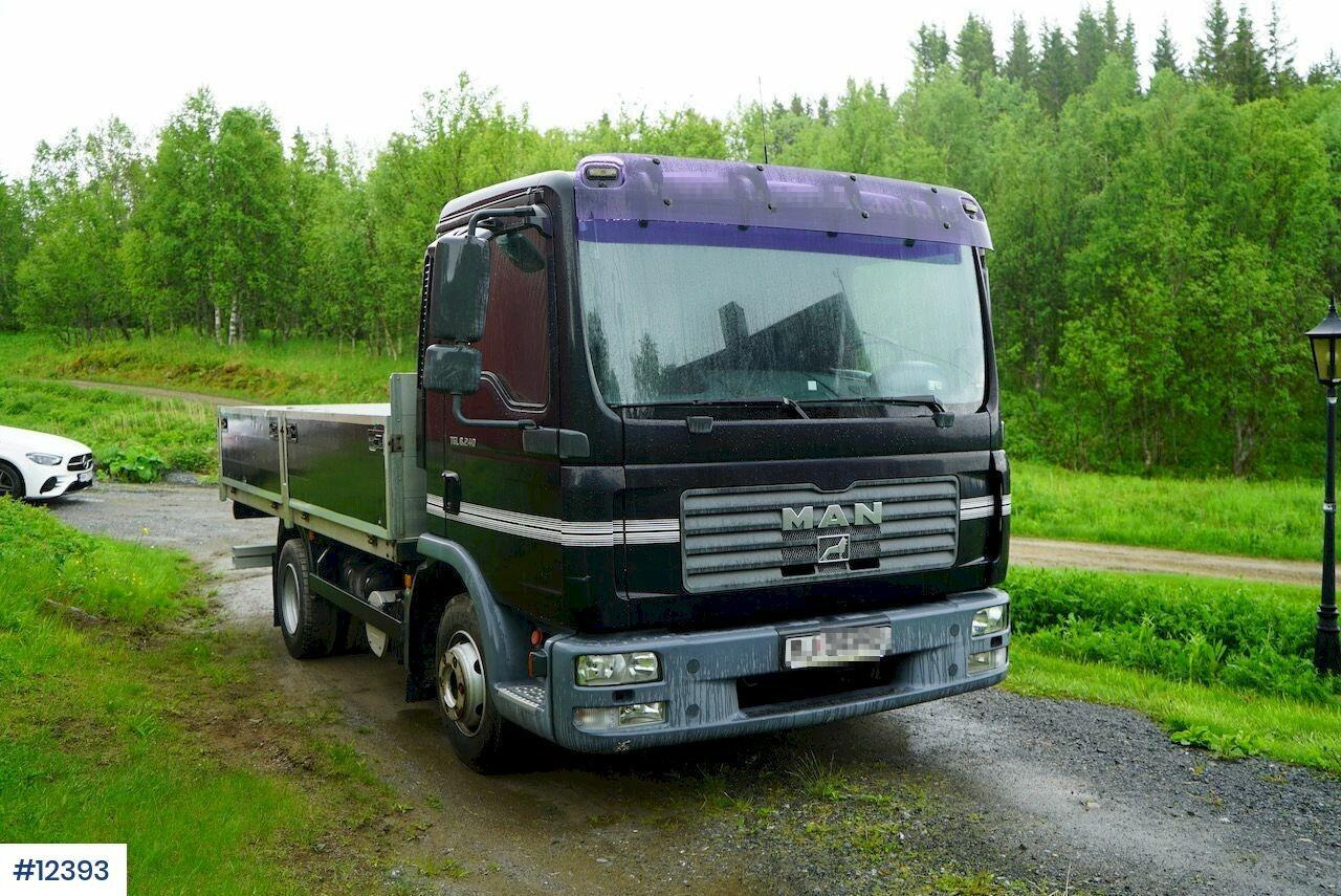 Dropside/ Flatbed truck MAN TGL 8.240: picture 9