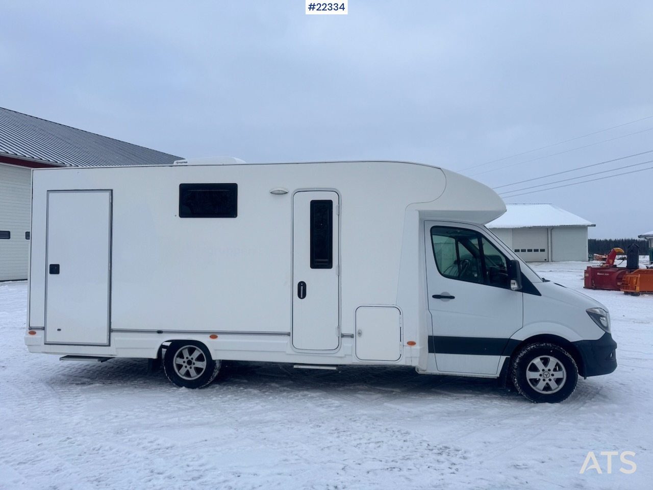 Mercedes SPRINTER - Semi-integrated motorhome: picture 4 Mercedes SPRINTER - Semi-integrated motorhome: picture 4