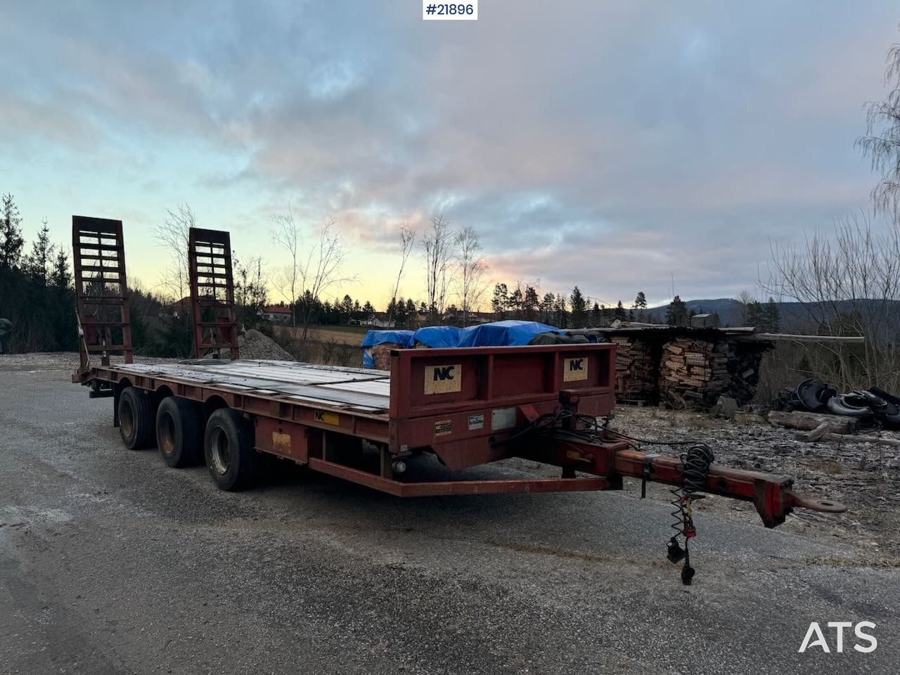 NC BT-24 3-akslet maskinkjerre - Low loader trailer: picture 1 NC BT-24 3-akslet maskinkjerre - Low loader trailer: picture 1