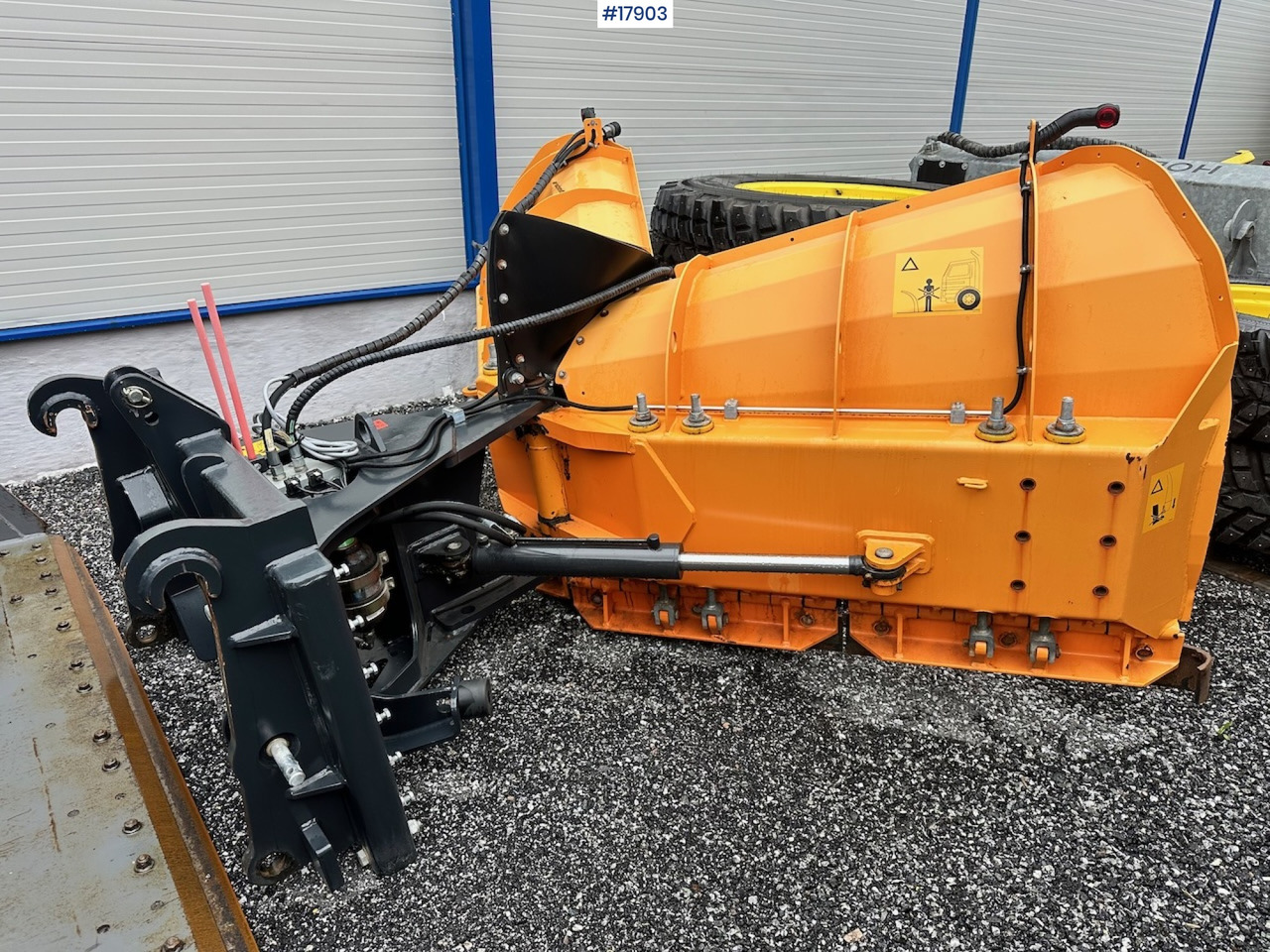Schmidt V90 - Snow plough for Construction machinery: picture 2 Schmidt V90 - Snow plough for Construction machinery: picture 2
