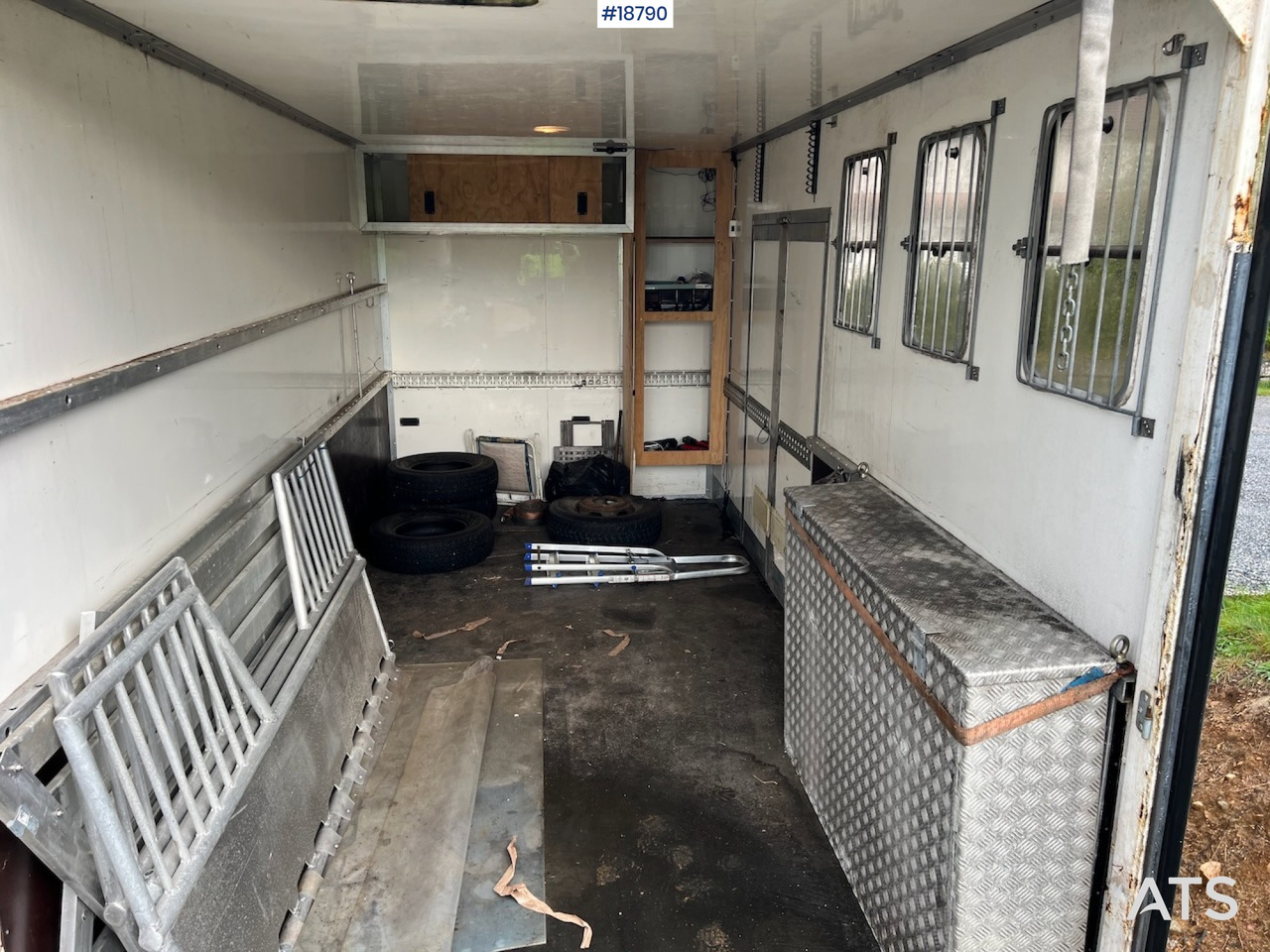 Tractor unit MAN TGL 8.240: picture 45