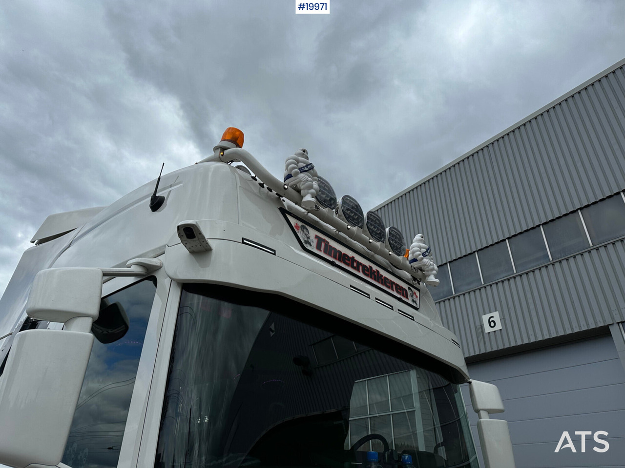 Tractor unit Scania R540: picture 25