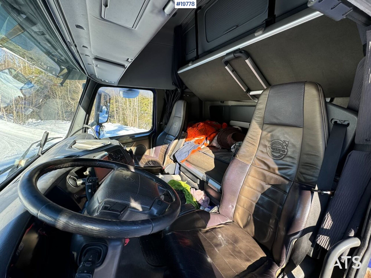 Tractor unit Volvo FH16 750: picture 26