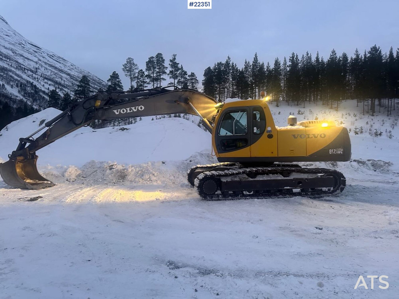 Volvo EC210LC gravemaskin m/ tannskuffe. SE VIDEO - Crawler excavator: picture 2 Volvo EC210LC gravemaskin m/ tannskuffe. SE VIDEO - Crawler excavator: picture 2