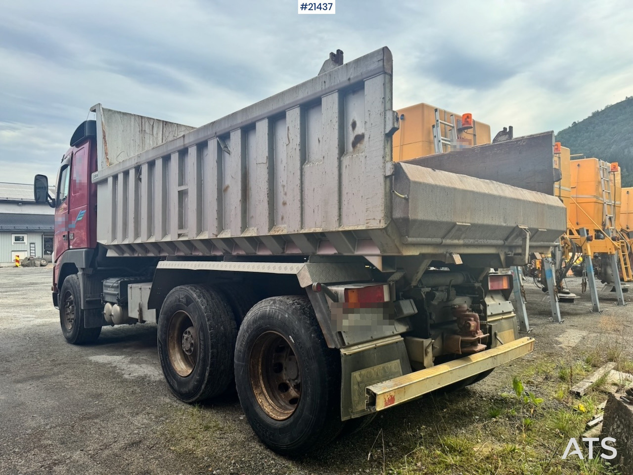 Volvo FH12 420 - Tipper: picture 3 Volvo FH12 420 - Tipper: picture 3