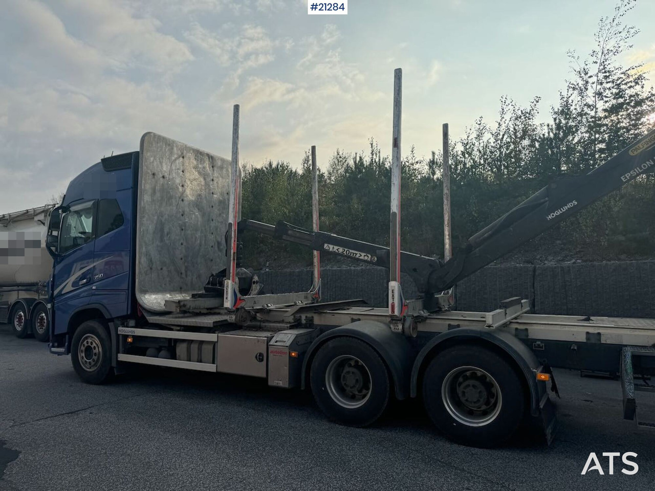 Volvo FH750 - Logging truck, Crane truck: picture 2 Volvo FH750 - Logging truck, Crane truck: picture 2