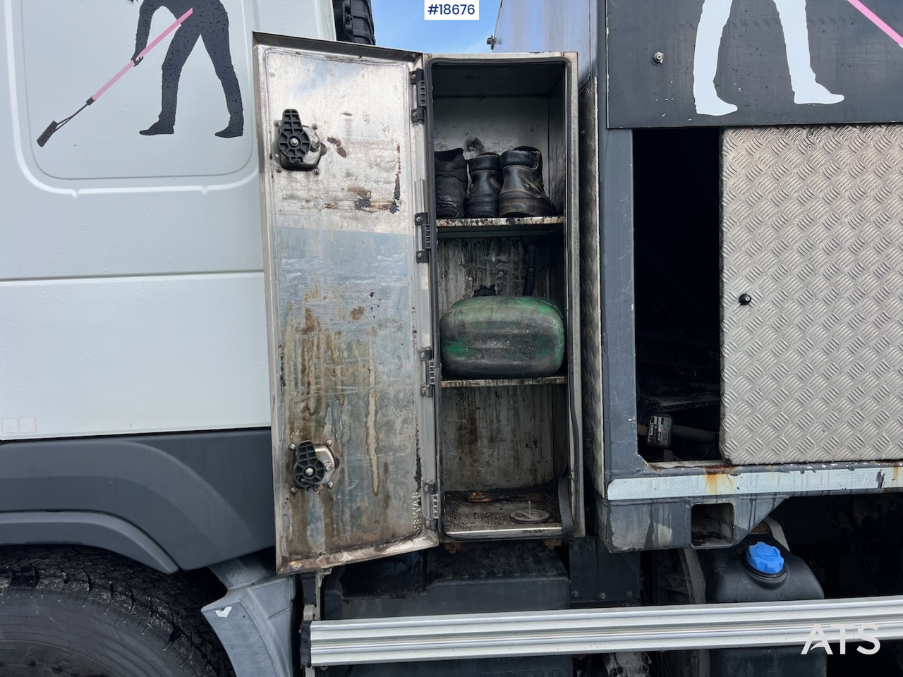 Tipper Volvo FM-370: picture 24
