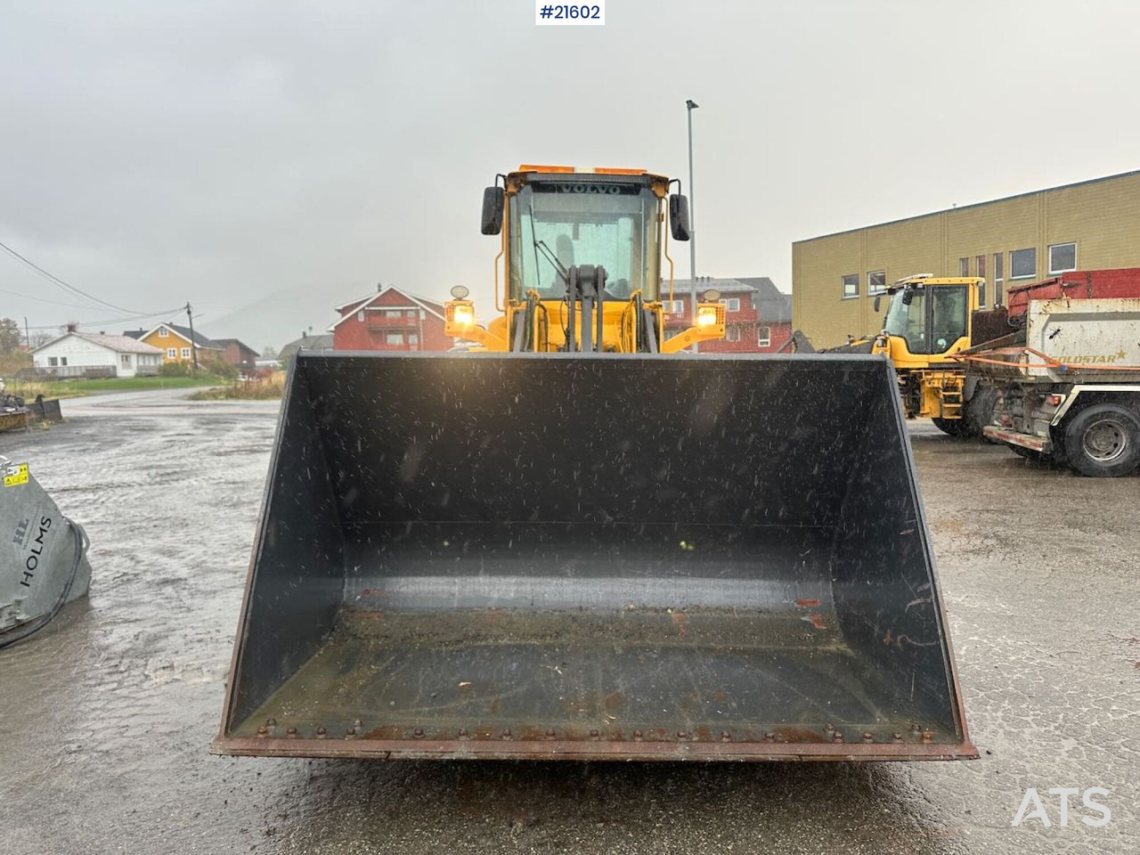 Volvo L90E hjullaster m/ 3. og 4. funksjon, skuffe, 2 sett dekk og multifaster. Nettopp påkostet 100.000kr - Wheel loader: picture 4 Volvo L90E hjullaster m/ 3. og 4. funksjon, skuffe, 2 sett dekk og multifaster. Nettopp påkostet 100.000kr - Wheel loader: picture 4