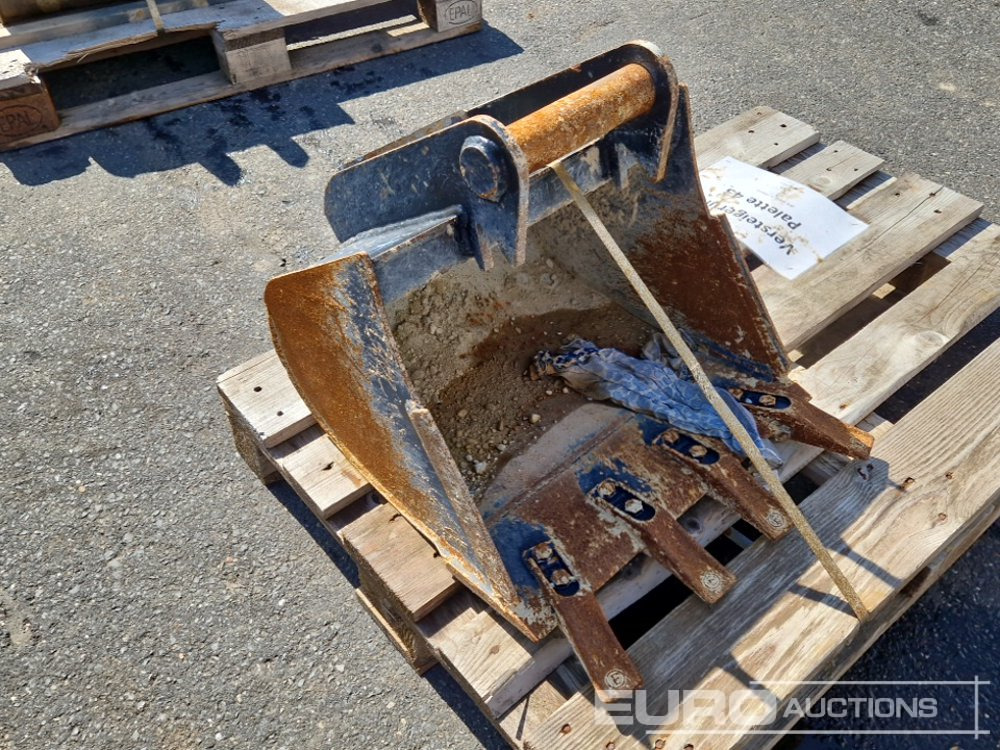 18" Digging Bucket to suit MS03 - Bucket: picture 4 18" Digging Bucket to suit MS03 - Bucket: picture 4