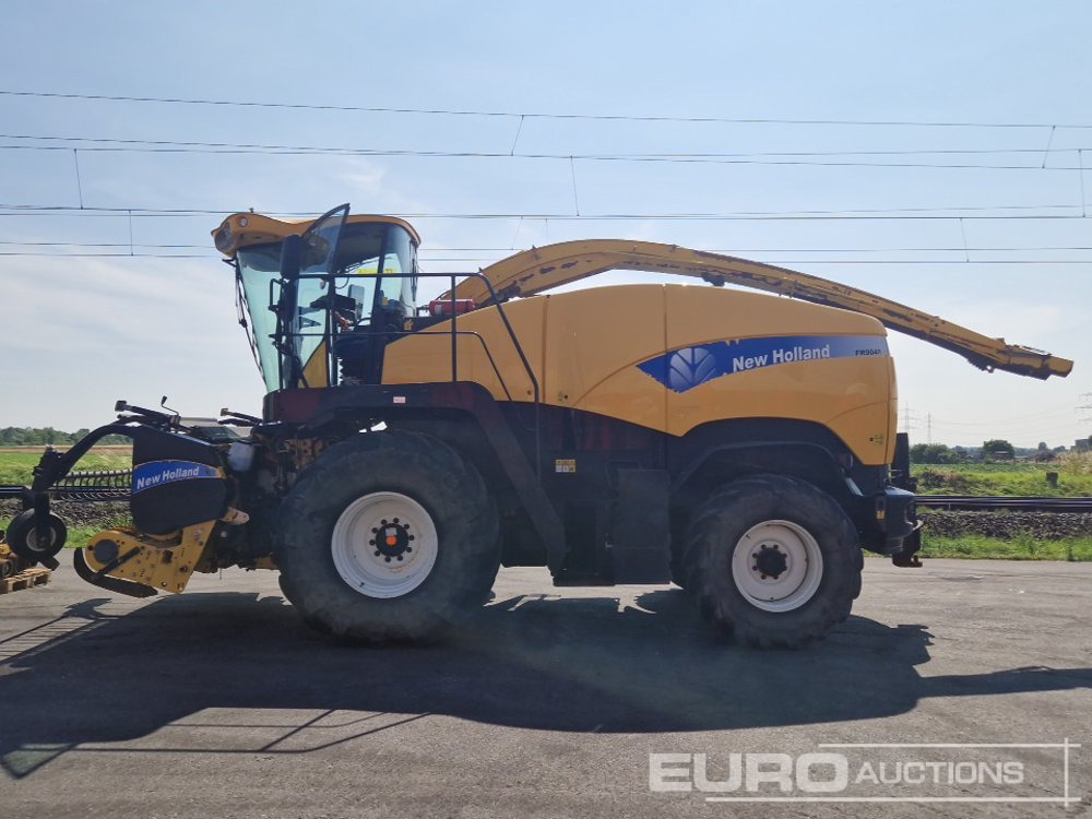 2009 New Holland FR9040 - Combine harvester: picture 2 2009 New Holland FR9040 - Combine harvester: picture 2