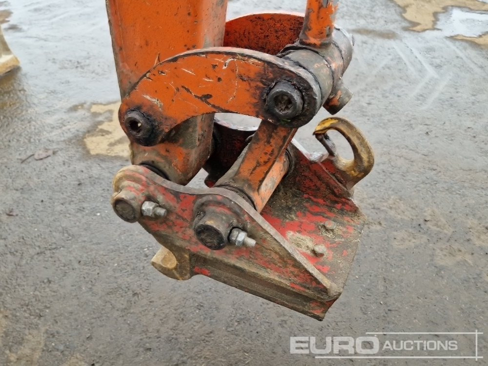 Mini excavator 2014 Hitachi ZX17U-2YLR: picture 17