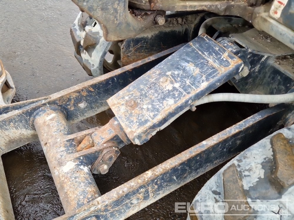 Mini excavator 2014 Hitachi ZX17U-2YLR: picture 24