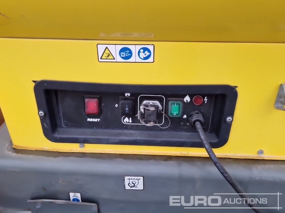 Construction equipment 2016 Wacker Neuson HI 120 Space Heater with 2-Way Distributor and Heating Hoses: picture 10