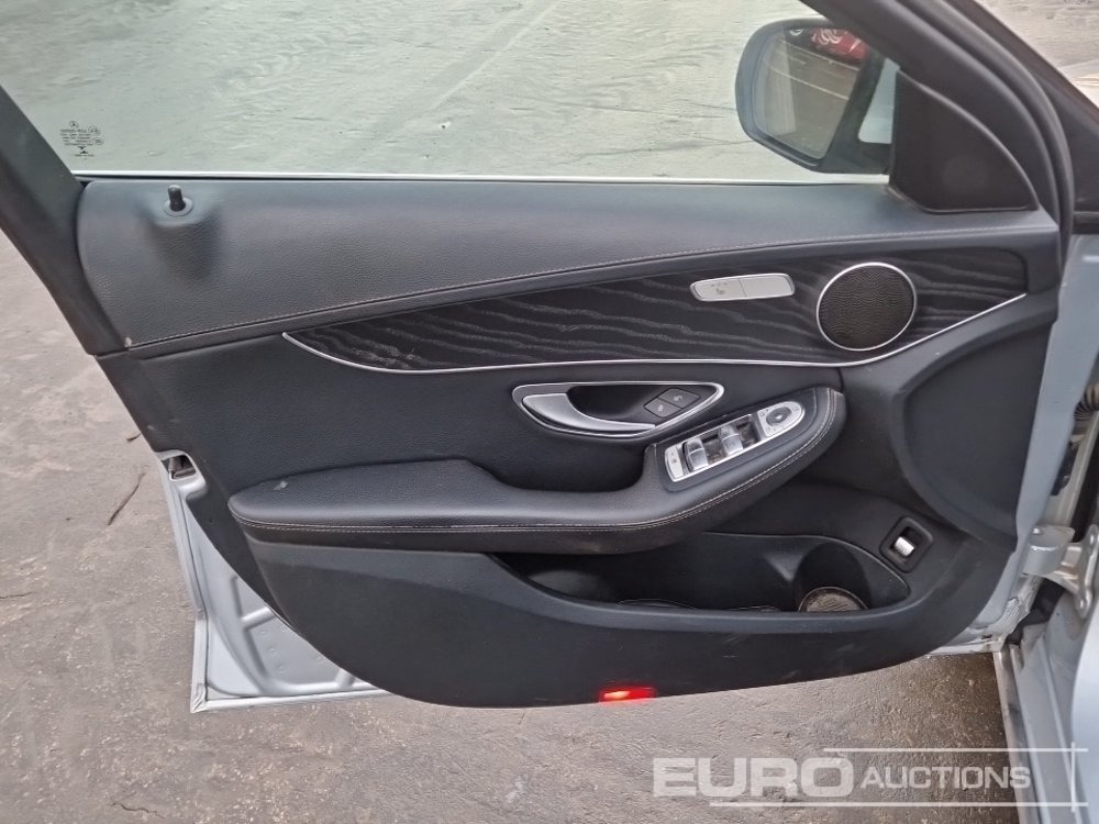 Car 2017 Mercedes Benz C220D: picture 28