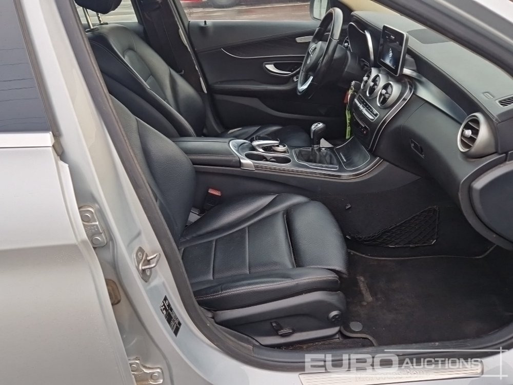 Car 2017 Mercedes Benz C220D: picture 26