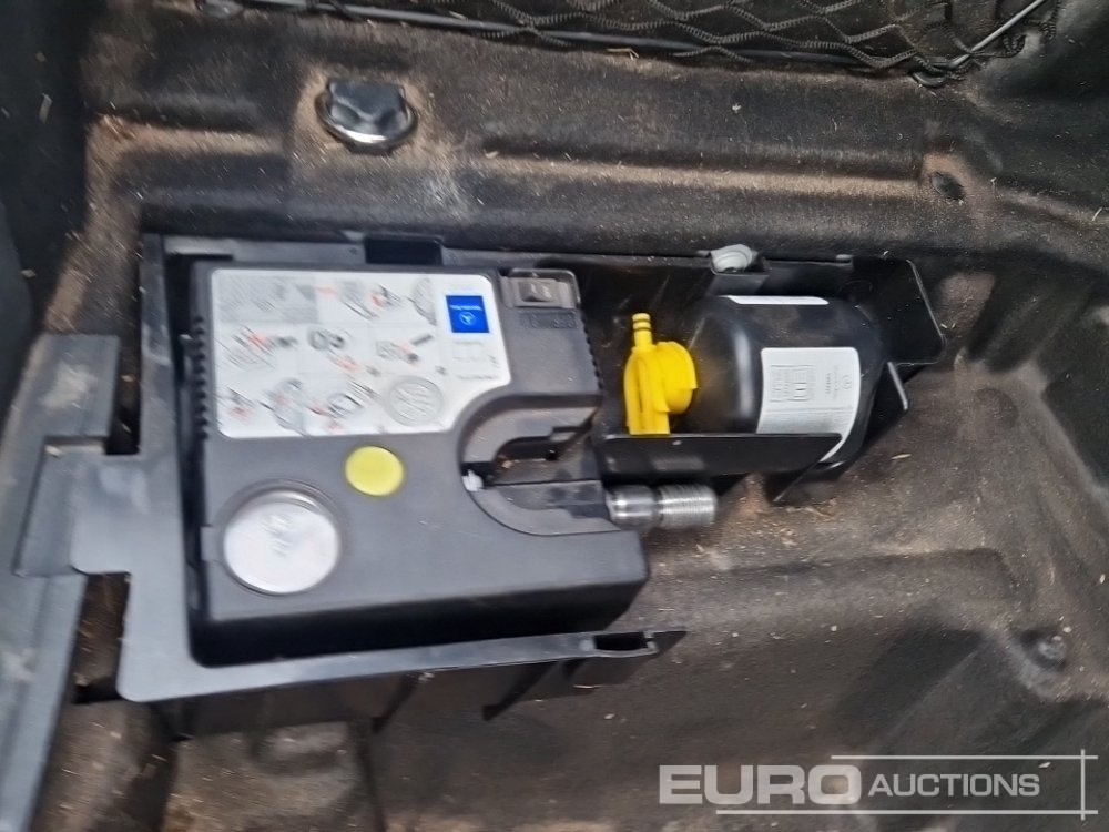 Car 2017 Mercedes Benz C220D: picture 20