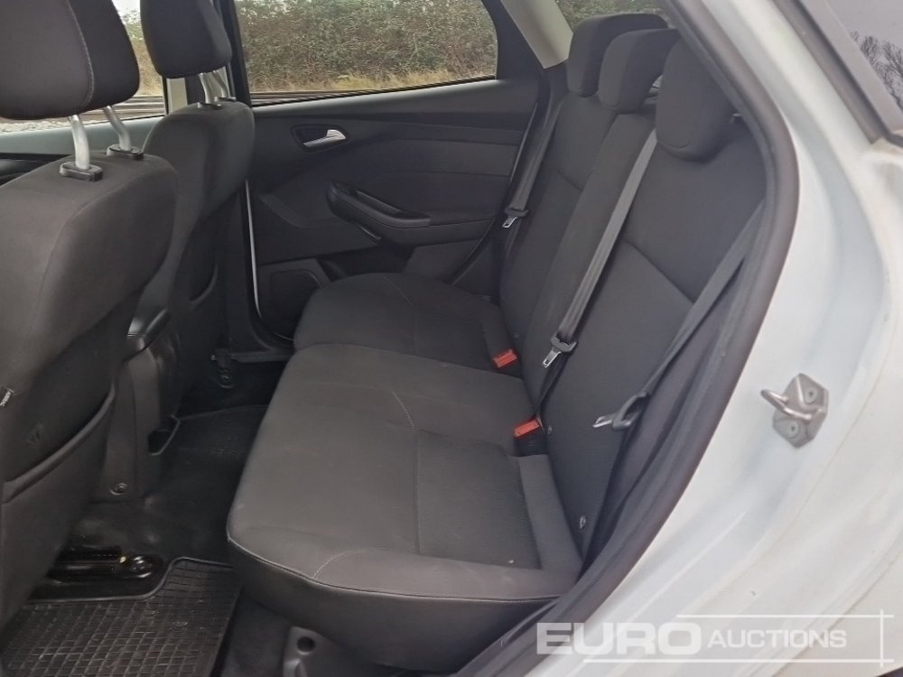 Car 2018 Ford Focus: picture 24
