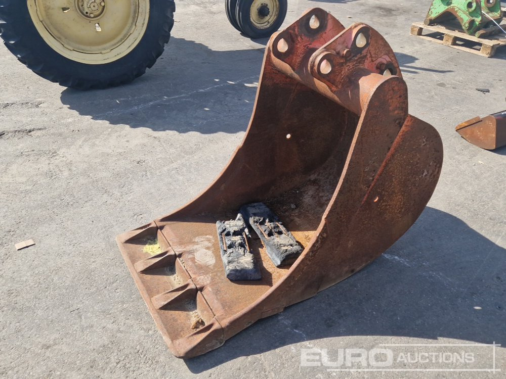 32" Digging Bucket to suit Atlas - Bucket: picture 1 32" Digging Bucket to suit Atlas - Bucket: picture 1