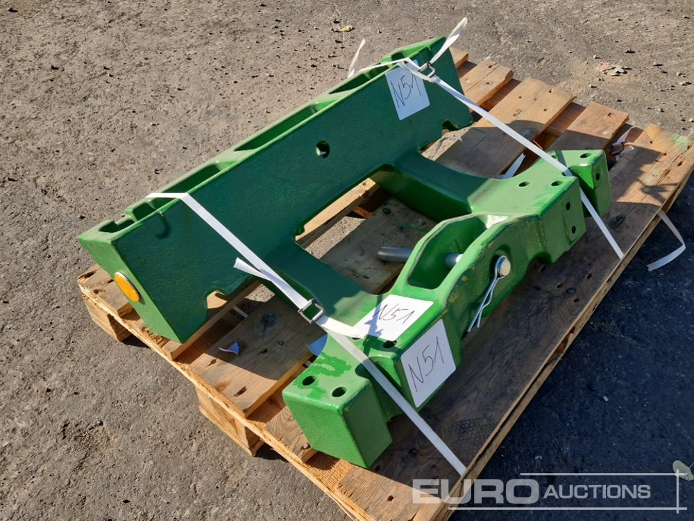 Unused Suitcase or BigPack Front Weight Carrier to suit John Deere 8R 230, 8R 250, 8R 280, 8R 310, 8R 340, 8R 370, 8R 410 (PartNo.R569418,R572164) - Agricultural machinery: picture 4 Unused Suitcase or BigPack Front Weight Carrier to suit John Deere 8R 230, 8R 250, 8R 280, 8R 310, 8R 340, 8R 370, 8R 410 (PartNo.R569418,R572164) - Agricultural machinery: picture 4
