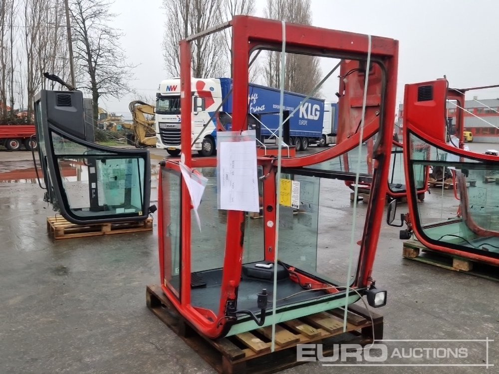 Cabin to suit Volvo ECR25D - Construction equipment: picture 3 Cabin to suit Volvo ECR25D - Construction equipment: picture 3