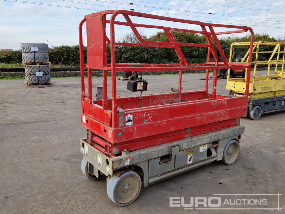 Haulotte Compact 8 - Scissor lift: picture 1 Haulotte Compact 8 - Scissor lift: picture 1