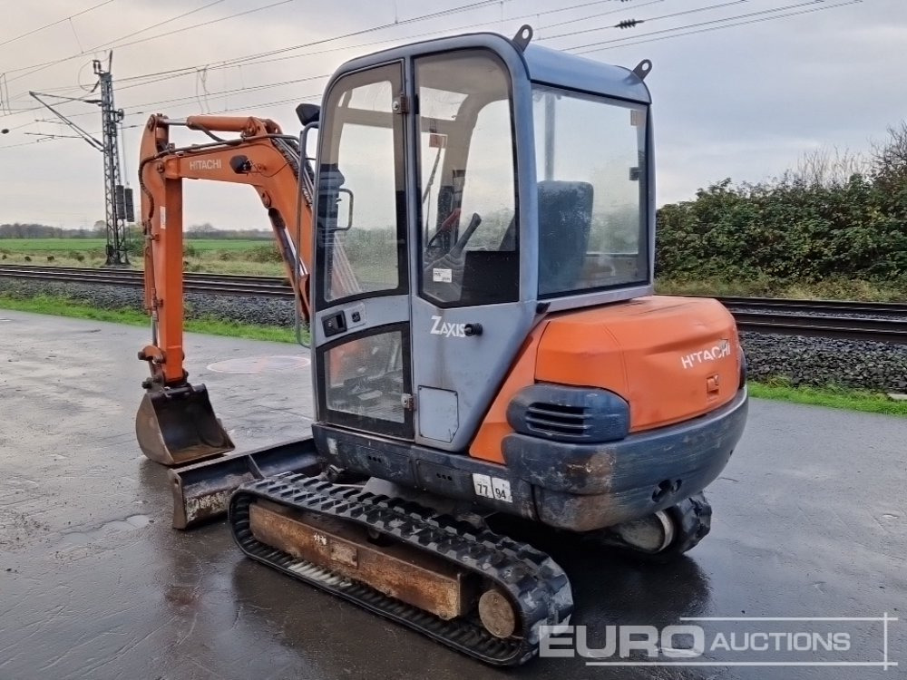 Hitachi ZX30 - Mini excavator: picture 3 Hitachi ZX30 - Mini excavator: picture 3