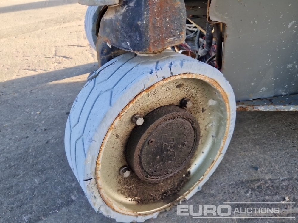 Scissor lift JLG 3246ES: picture 9