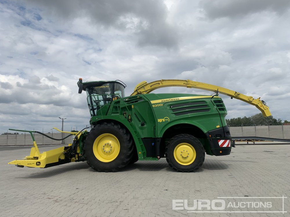 John Deere 8200 - Combine harvester: picture 2 John Deere 8200 - Combine harvester: picture 2