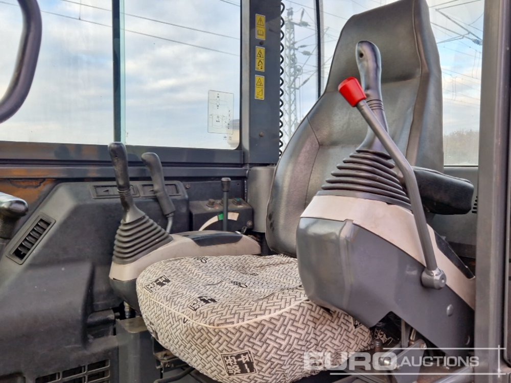 Mini excavator Komatsu PC56-7: picture 30