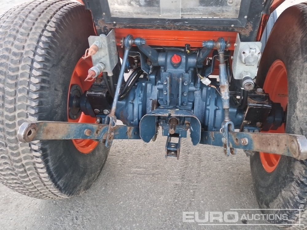 Compact tractor Kubota L3250D: picture 16